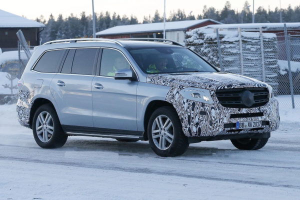 Spied-2017-Mercedes-GLS-Facelift-003